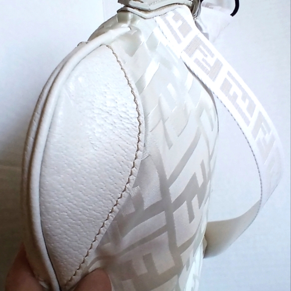 FENDI rare! White/Ivory FF Zucca Baguette/Hobo - Picture 5 of 10
